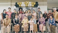 Oma Celine has 7 children, 21 grand children, 36 great grandchildren and 17 great great grandchildren, bebernya lagi. Foto: instagram Sharena Delon.