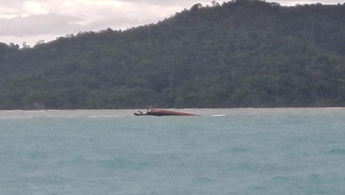 Tim SAR gabungan dari Satpolairud Polres Bangka, Dit Polairud Polda Babel, Lanal Babel, Basarnas dan relawan yang mendapat kabar mendatangi lokasi KIP pasir timah tenggelam.