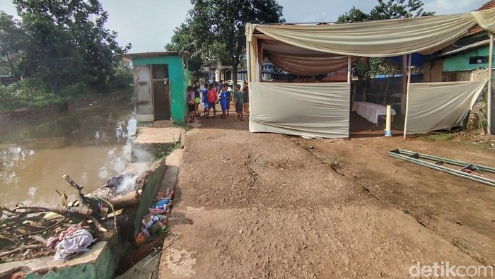 TPS 35 Bandung yang dibangun di area rawan banjir