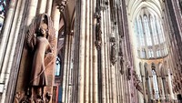 Detail interior bangunan Katedral Koln.