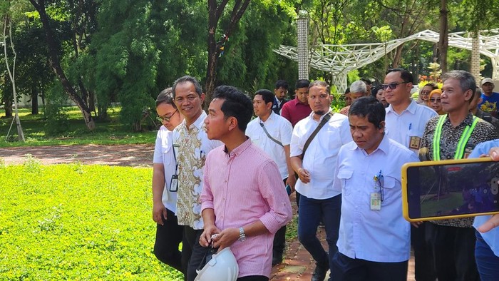 Wali Kota Solo, Gibran Rakabuming Raka, mengecek Taman Balekambang, Manahan, Banjarsari, Solo