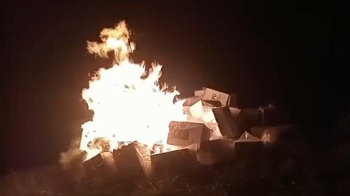 Kotak suara pemilu dibakar oknum warga di Kabupaten Paniai, Papua Tengah. (dok. istimewa)