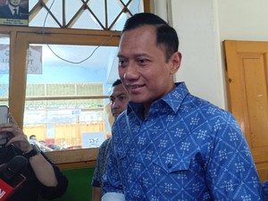 AHY Usai Nyoblos di TPS: Masyarakat Menantikan Prabowo Jadi Presiden