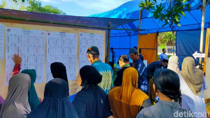 Antusiasme warga datang mencoblos di TPS 11, Kelurahan Moncongloe, Maros. detikSulsel/Hasrul