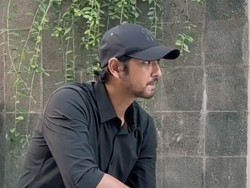 Gaya Arya Saloka Parodikan Aksi Viral Digendong Mayor Teddy, Bikin Ngakak