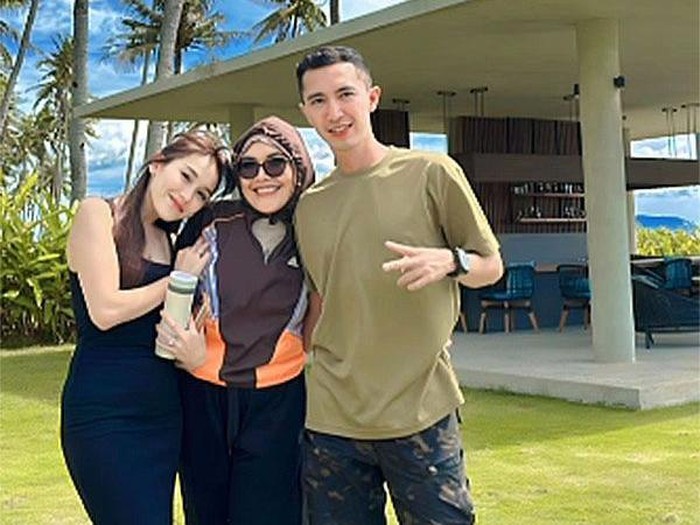 Ayu Ting Ting dan Muhammad Fardhana