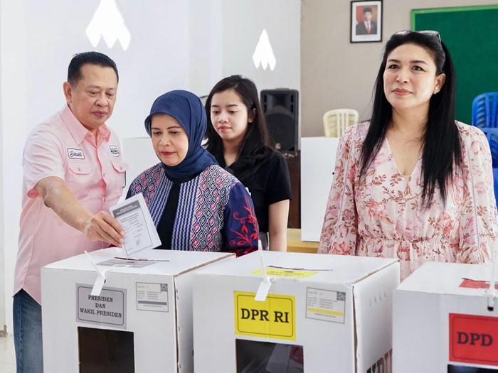 Bamsoet nyoblos di Purbalingga