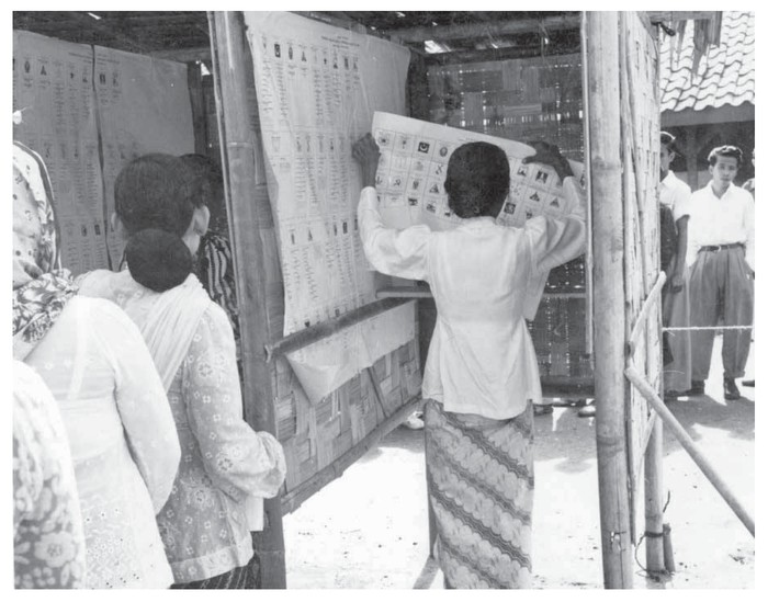 Bangunan TPS Pemilu Pertama 1955/Tangkapan Layar Jejak Demokrasi Pemilu 1955 via Arsip Nasional Republik Indonesia (ANRI)