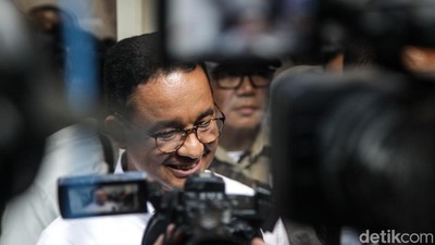 Begini Ekspresi Anies Saat Prabowo Unggul Quick Count