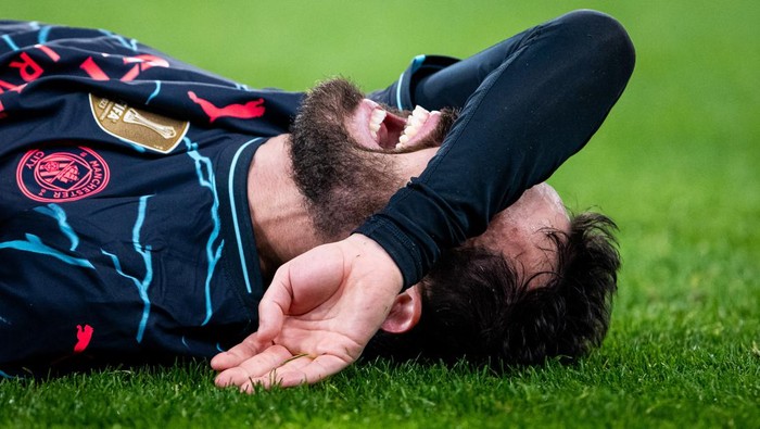 COPENHAGEN, DENMARK - FEBRUARY 13: Bernardo Silva of Manchester City gestures during the UEFA Champions League 2023/24 round of 16 first leg match between F.C. Copenhagen and Manchester City at Parken Stadium on February 13, 2024 in Copenhagen, Denmark. (Photo by Mateusz Slodkowski/Getty Images)