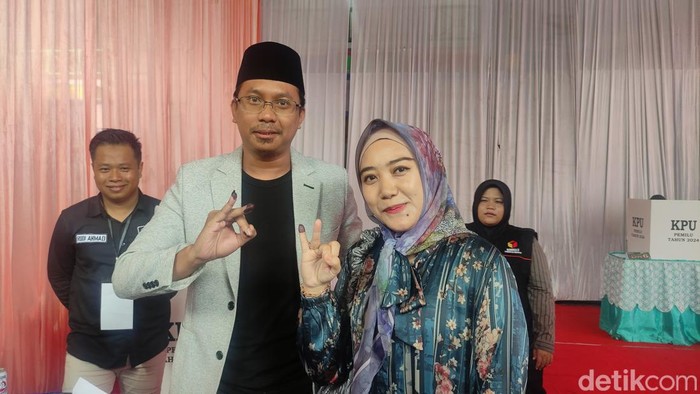 Bupati Sidoarjo Gus Muhdlor dan istri