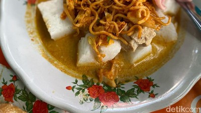 Lamak Bana! Bisa Sarapan Ketupat Sayur Padang hingga Teh Talua di Bandung