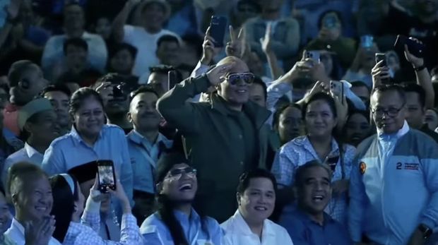 Deddy Corbuzier hadir di Istora Senayan saat Pidato Prabowo Subianto dan Gibran Rakabuming Raka. (Tangkapan Layar Youtube Gibran Rakabuming Raka)