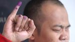 Antusias Penyandang Disabilitas Netra Bandung Nyoblos di TPS
