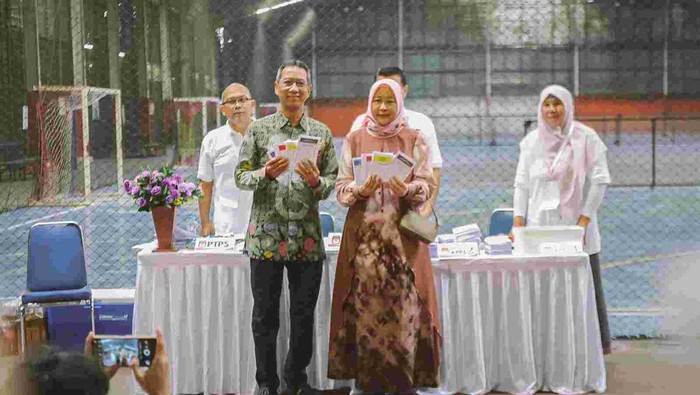 Foto: Penjabat (Pj) Gubernur DKI Jakarta Heru Budi Hartono telah menggunakan hak pilih di TPS 055 Duren Sawit, Jakarta Timur. (dok istimewa).).