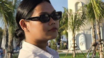 Gampang... fitur Generative Edit bisa memindahkan objek dan hasilnya bikin tercengang.  Foto: Adi Fida Rahman/detikINET