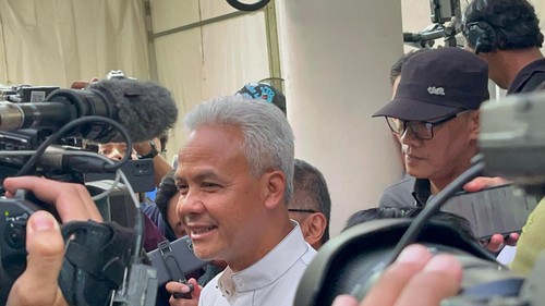 Ganjar Pranowo meninggalkan rumah pemenangan Ganjar-Mahfud di Jalan Teuku Umar  (Rumondang-detikcom)