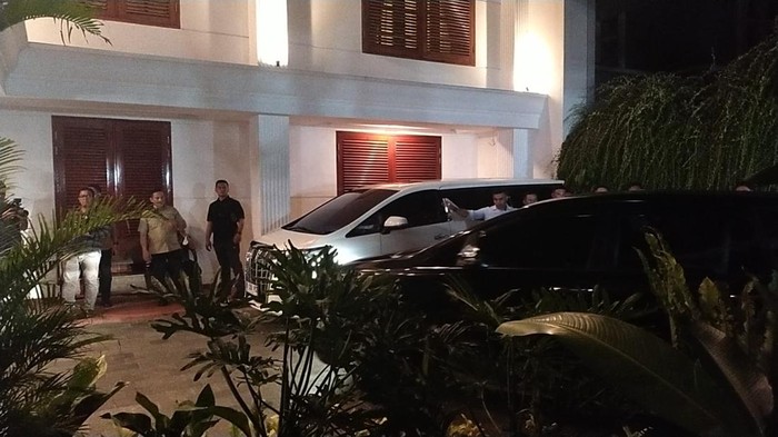 Gibran Rakabuming tiba di kediaman Prabowo Subianto, Jalan Kertanegara, Jaksel, Rabu (14/2/2024).