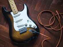 Cara Memilih Gitar Elektrik untuk Pemula