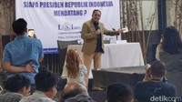 LSI Denny JA memberikan keterangan pers hasil hitung cepat pemilu 2024 di Jakarta, Rabu (14/2/2024).