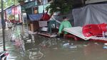 Penampakan TPS di Jakarta Kebanjiran saat Hari Pencoblosan