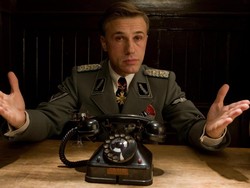 Ketika Penjahat Lebih Keren dari Pahlawan, 5 Film Nekat Dibuka Villain
