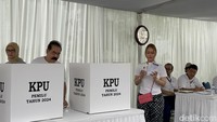 Kita kan netral,” ujar Inul sambil membahas kaos putihnya, Rabu (14/2/2024). Foto: Pingkan/detikHOT