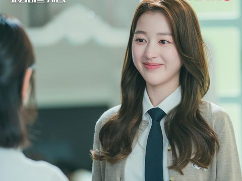 Jang Da Ah dalam drama Korea Pyramid Game