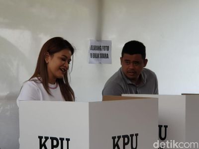 Potret Kekompakan Bobby-Kahiyang Gunakan Hak Pilih di TPS