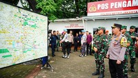 Total pasukan yang mengamankan pelaksanaan Pemilu 2024 sebanyak 260 ribu personel TNI-Polri. Personel disebar di TPS-TPS dan ada juga yang bersiaga di pusat komando. (Foto: Dok Istimewa)