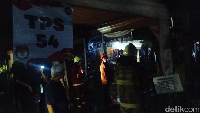 Kebakaran di Jl Cinta Asih Utara, Kelurahan Cibangkong, Kecamatan Batununggal, Kota Bandung, Rabu (14/2/2024) petang.