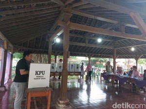 Merayakan Pesta Demokrasi di Pancaniti Keraton Kanoman Cirebon