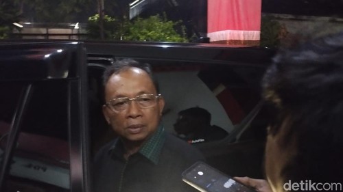 Ketua DPD PDIP Bali Wayan Koster saat ditemui di Kantor DPD PDIP Bali, Rabu (14/2/2024).