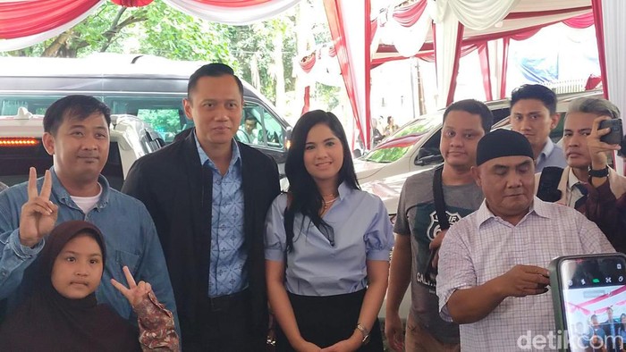 Ketua Umum Partai Demokrat (PD), Agus Harimurti Yudhoyono (AHY) mendatangi kediaman capres nomor urut 2, Prabowo Subianto di Jl Kertanegara. (Tina S/detikcom)