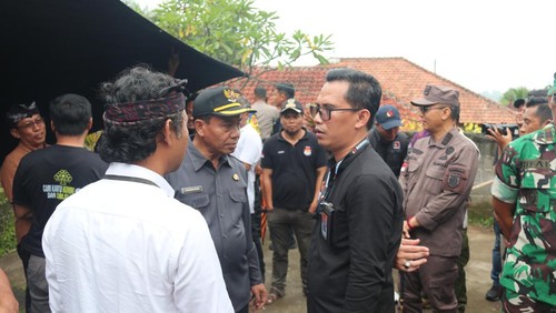 KPU dan Bawaslu Buleleng berkunjung ke TPS 6, Desa Pedawa, Rabu (14/2/2024).