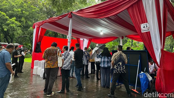 KPU tinjau pemungutan suara (Anggi/detikcom).