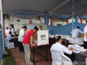 Mantan Gubernur Sumsel Alex Noerdin Nyoblos di Rutan Pakjo Palembang