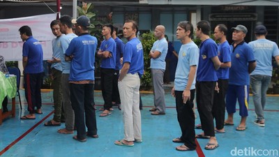 Melihat Antusias Warga Binaan Nyoblos di Lapas Bekasi