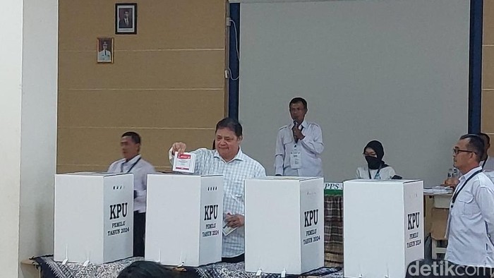 Menko Perekonomian, Airlangga Hartarto