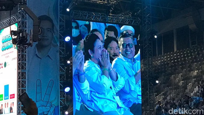 Momen riuh saat Prabowo Subianto menyapa Titiek Soeharto di Istora Senayan Jakarta (dok Tim detikcom)