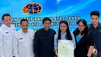 Beginilah kalau berhadapan dengan anak muda yg berposisi pasti pergerakannya cepat dan langsung to the point! Terima kasih bang, tutur Nirina Zubir lagi. Foto: instagram Nirina Zubir