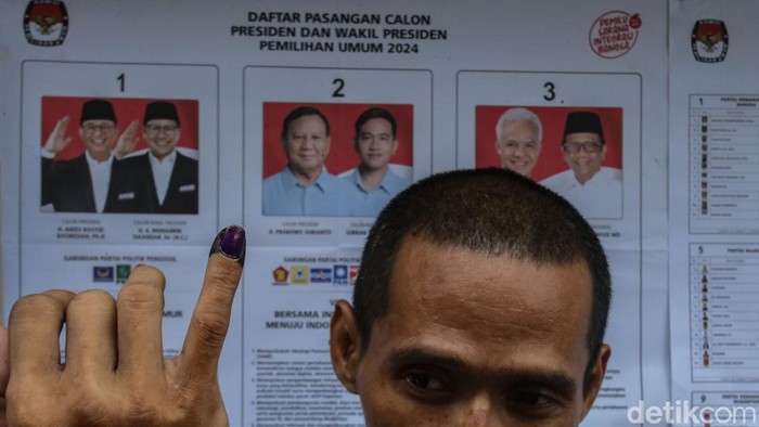 Puluhan pasien Orang Dengan Gangguan Jiwa (ODGJ) mengikuti tahapan Pemilu di Bekasi, Rabu (14/2/2024). Mereka mendatangi TPS dengan naik odong-odong.