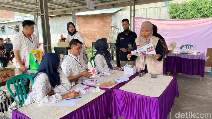 Penghitungan suara di TPS 25 Denanyar, kampung halaman Cak Imin di Jombang