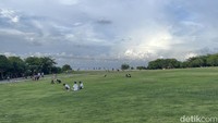 Salah satu rekomendasi destinasi untuk traveler pemburu sunset adalah Peninsula Island. Nggak cuma sunsetnya yang cantik, tapi murah meriah pula. Dijamin nggak bikin kantong bolong.
