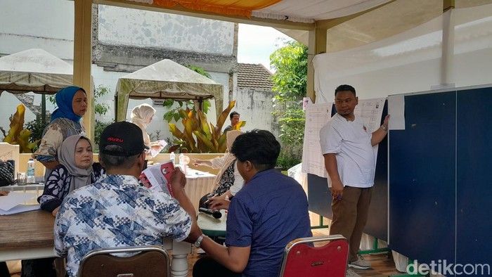 Perhitungan ulang di TPS tempat Bobby Nasution nyoblos