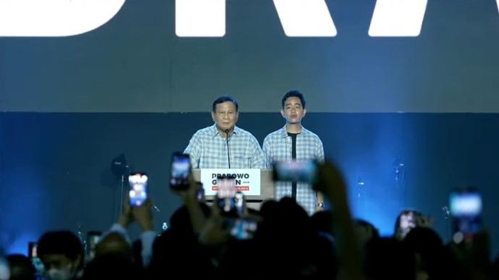 Prabowo Subianto dan Gibran Rakabuming Raka di Istora Senayan (YouTube Waktunya Indonesia Maju)
