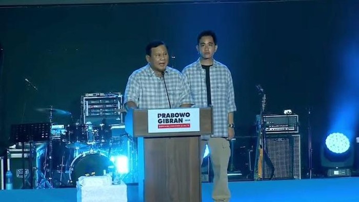 Prabowo Subianto dan Gibran Rakabuming Raka di Istora Senayan (YouTube Waktunya Indonesia Maju)