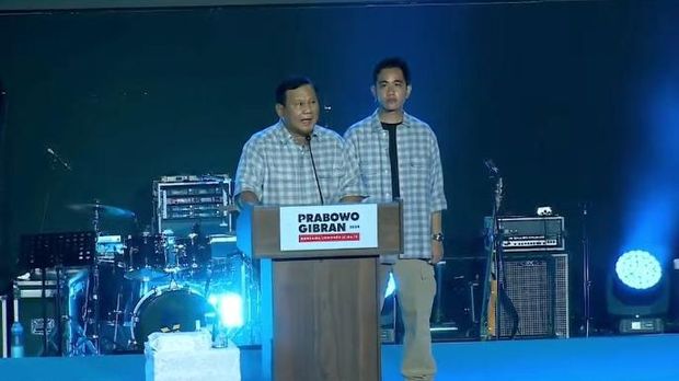 Prabowo Subianto dan Gibran Rakabuming Raka di Istora Senayan (YouTube Waktunya Indonesia Maju)
