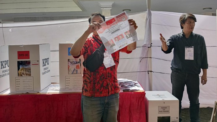 Proses penghitungan suara di TPS 02 Menteng tempat Keluarga Cendana mencoblos (Devandra/detikcom)
