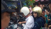 Raffi Ahmad dan Nagita Slavina mendatangi TPS untuk nyoblos di hari Pemilu ini. Foto: Ahsan/detikhot